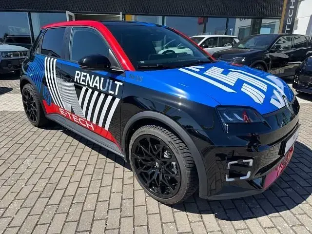 Neu Renault 5 E-Tech Evolution 110 kW (150 PS) 2026 Schwarz Limousine
