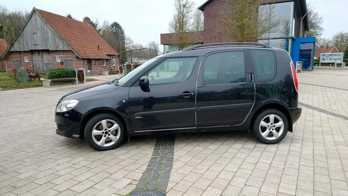 Gebraucht Skoda Roomster 90 PS (66 kW) 2012 Schwarz Van / Kleinbus