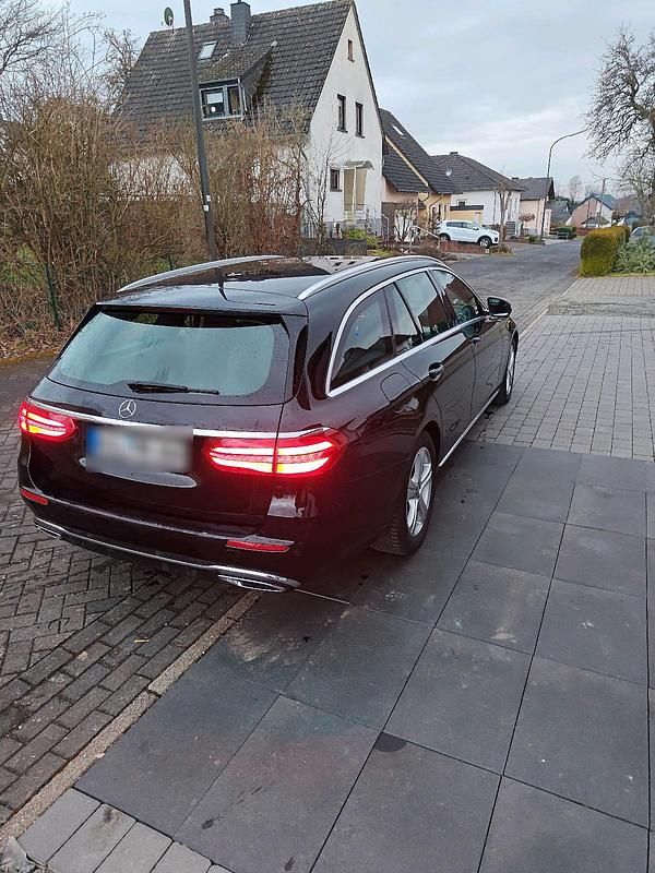 Gebraucht Mercedes E200 150 PS (110 kW) 2018 Schwarz Kombi