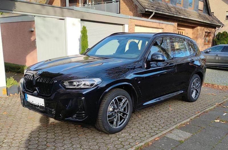 Schwarz Gebraucht 2022 BMW iX3 Impressive SUV | 39.999 € (Guter Preis) - Bild 1/1