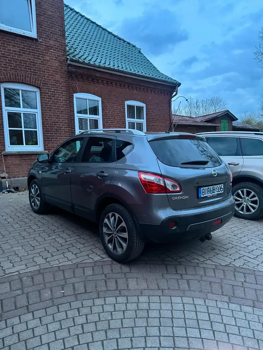 Gebraucht Nissan Qashqai 110 PS (80 kW) 2011 Grau SUV