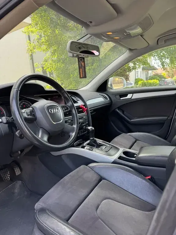 Używany Audi A4 Ambition 160 KM (117 kW) 2009 Srebrny Kombi