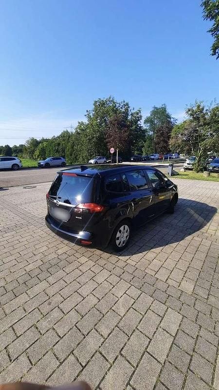 Schwarz Gebraucht 2017 Opel Zafira Tourer drive Van / Kleinbus | 10.600 € - Bild 1/4