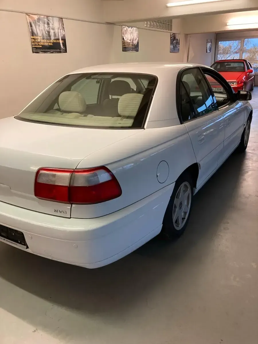 Gebraucht Opel Omega 170 PS (125 kW) 2000 Weiß Limousine