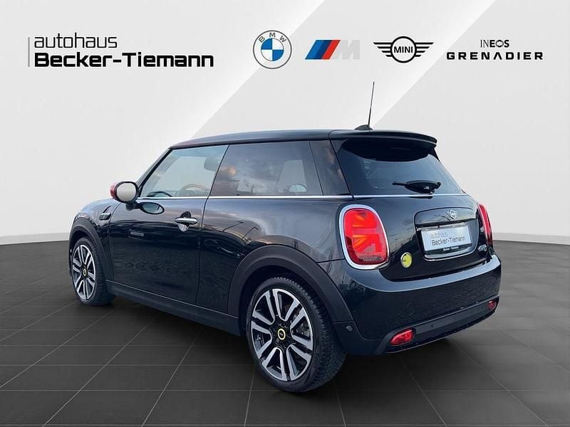 Gebraucht Mini Cooper SE Hatch 135 kW (184 PS) 2022 Schwarz Kleinwagen