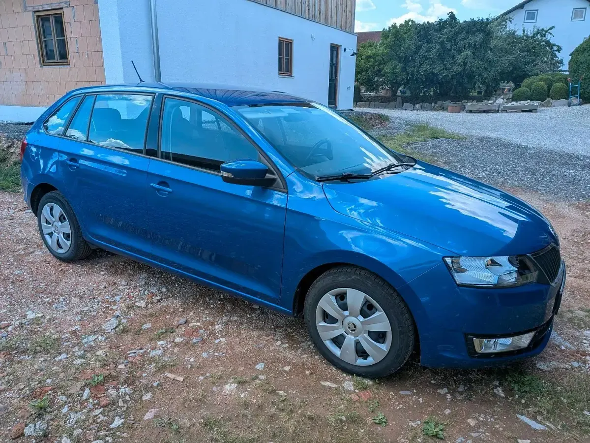 Gebraucht Skoda Rapid 90 PS (66 kW) 2016 Blau Kleinwagen