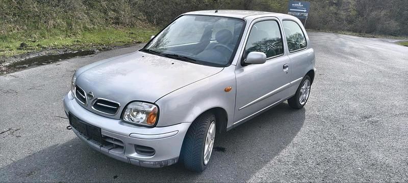 Gebraucht Nissan Micra 70 PS (51 kW) 2002 Silber Kleinwagen