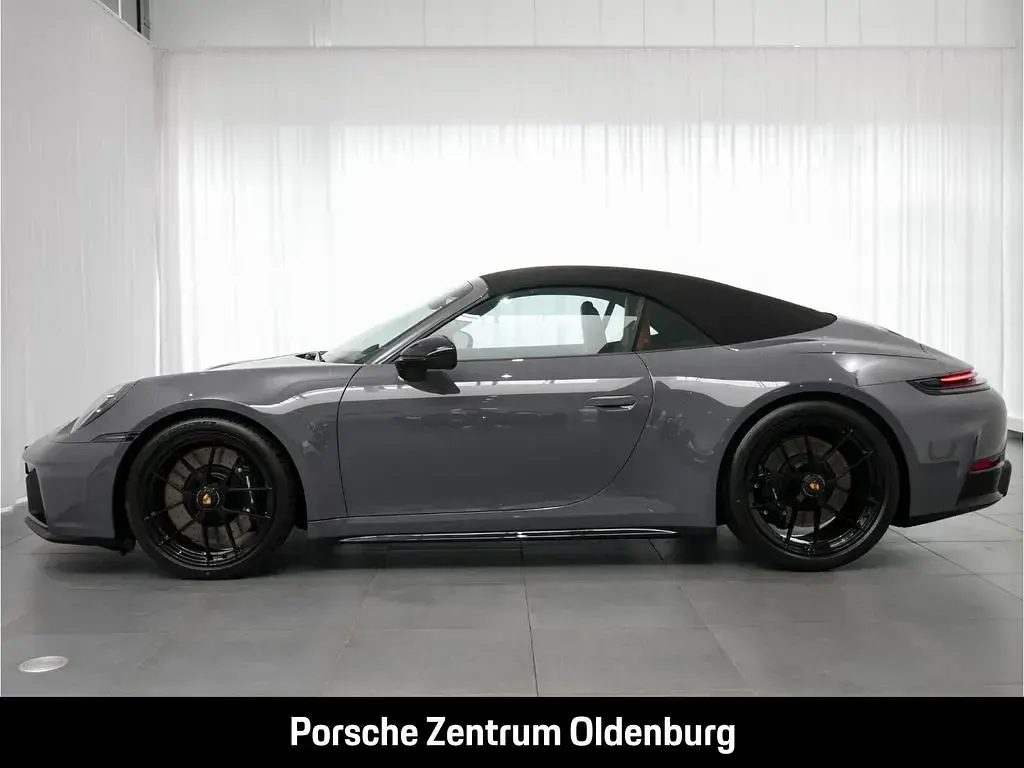Neu Porsche 911 Carrera 4 GTS 541 PS (397 kW) 2026 Grau Cabrio