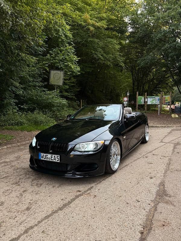 Schwarz Gebraucht 2011 BMW 335 Cabriolet Performance Cabrio | 22.999 € (Teuer) - Bild 1/4