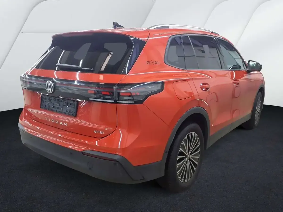 Second-hand VW Tiguan Goal 131 CP (96 kW) 2025 Roșu SUV
