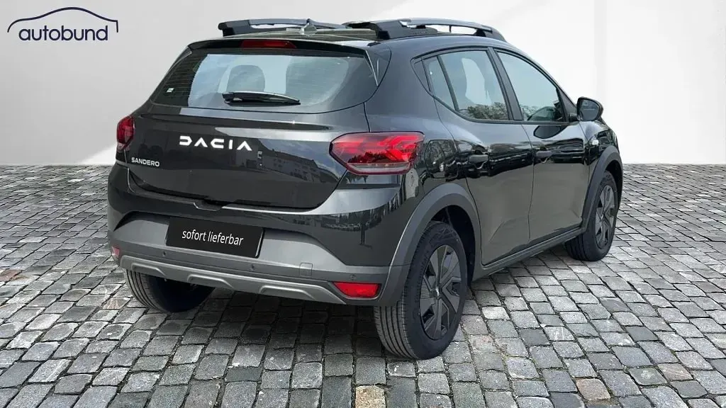 Neu Dacia Sandero Essentiel 91 PS (66 kW) 2025 Schwarz SUV