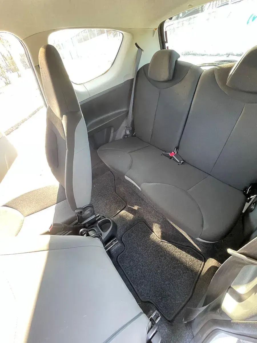 Używany Toyota Aygo 68 KM (50 kW) 2014 Biały Hatchback