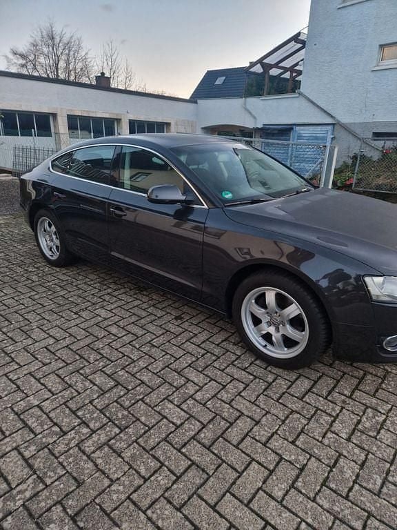 Gebraucht Audi A5 Sport 170 PS (125 kW) 2011 Grau Coupé