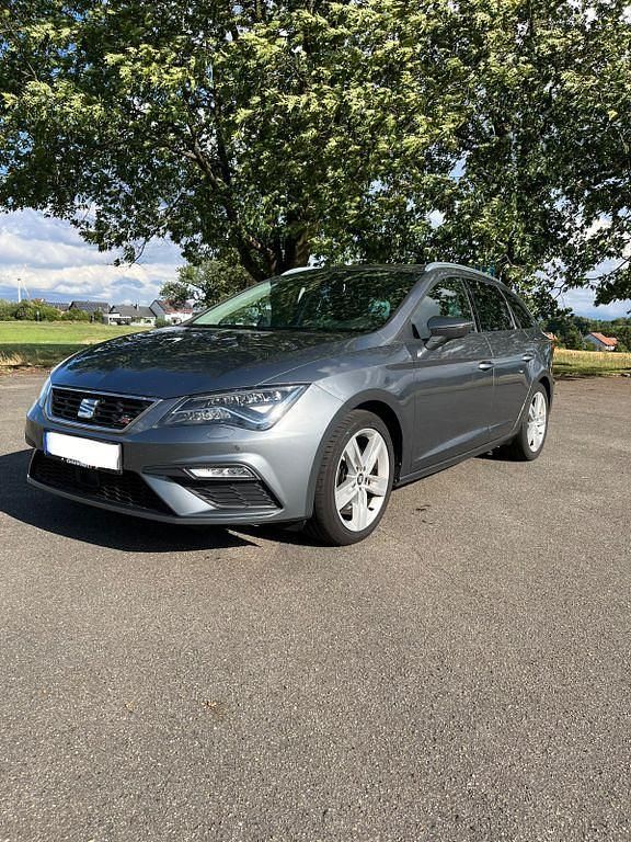 Grau Gebraucht 2017 Seat Leon ST FR Kombi | 11.900 € (Fairer Preis) - Bild 1/4