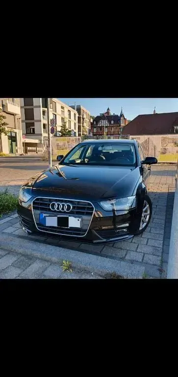 Gebraucht Audi A4 Attraction 136 PS (100 kW) 2015 Schwarz Kombi