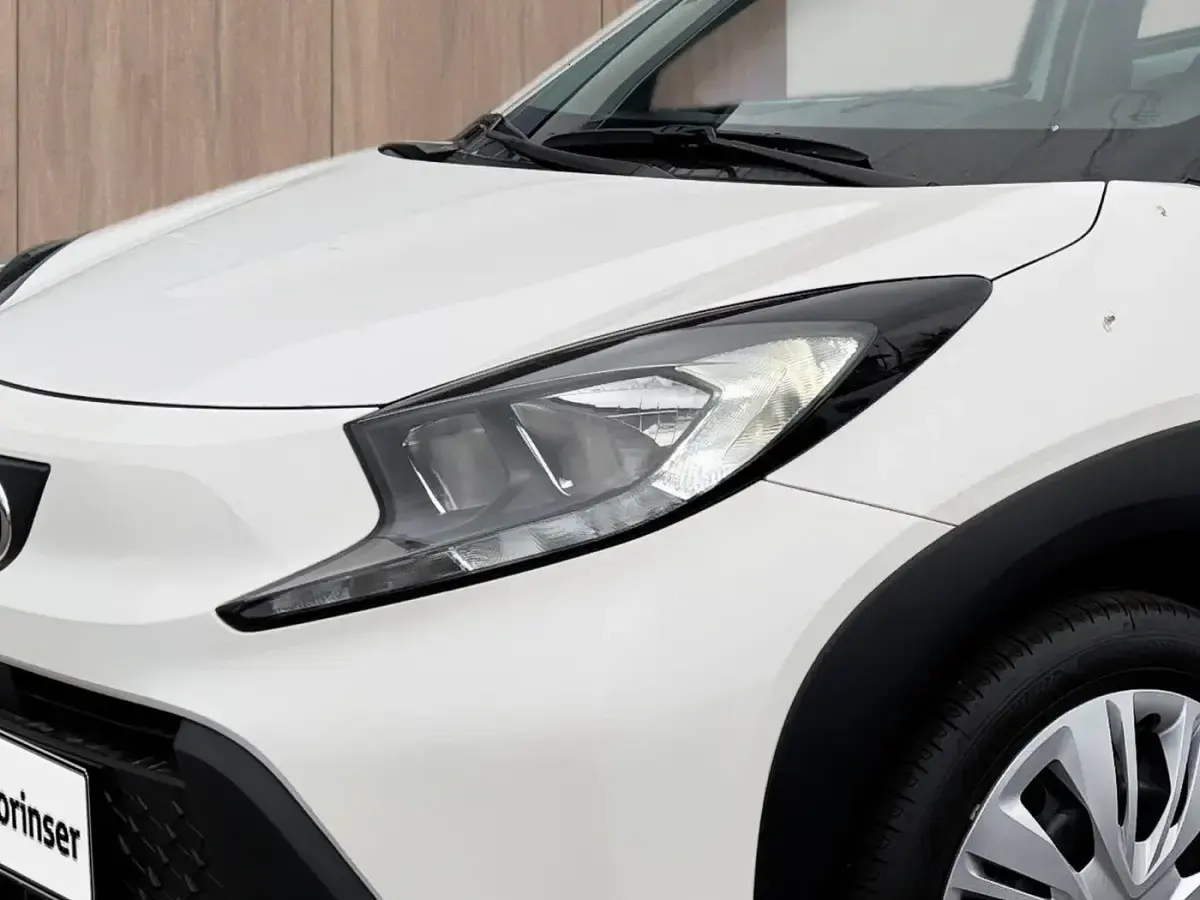 Gebraucht Toyota Aygo 72 PS (52 kW) 2023 Weiß Kleinwagen