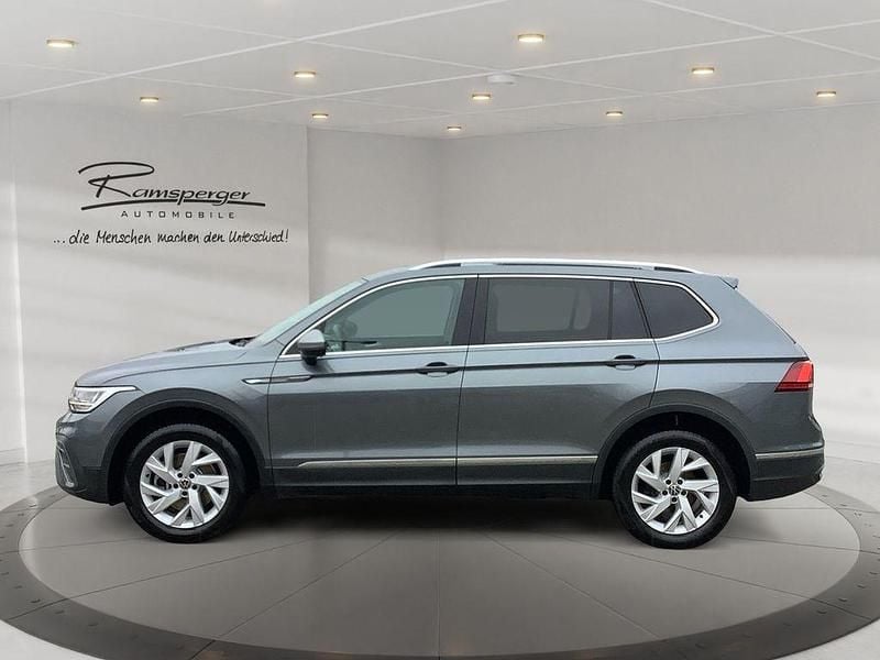 Gebraucht VW Tiguan Allspace Life 200 PS (147 kW) 2022 Grau (2r platinum grey metallic) SUV