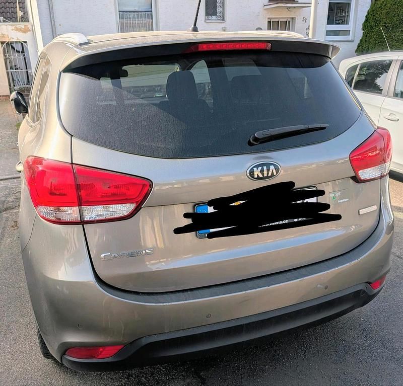 Gebraucht Kia Carens 135 PS (99 kW) 2014 Grau Van / Kleinbus