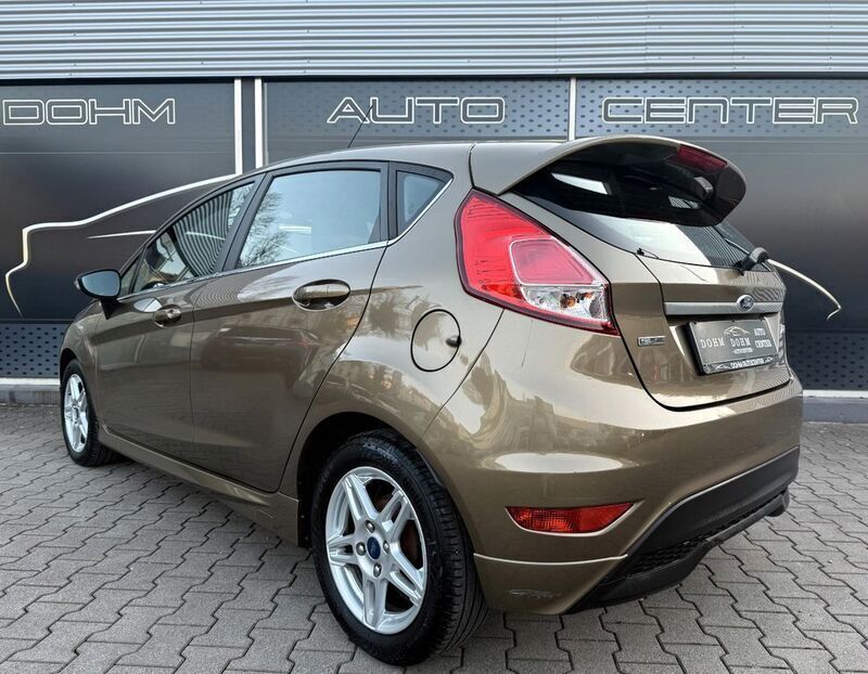 Gebraucht Ford Fiesta Titanium 101 PS (74 kW) 2013 Braun Kleinwagen