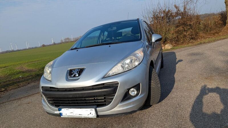 Silber Gebraucht 2010 Peugeot 207 Urban Move Limousine | 1.750 € (Guter Preis) - Bild 1/4