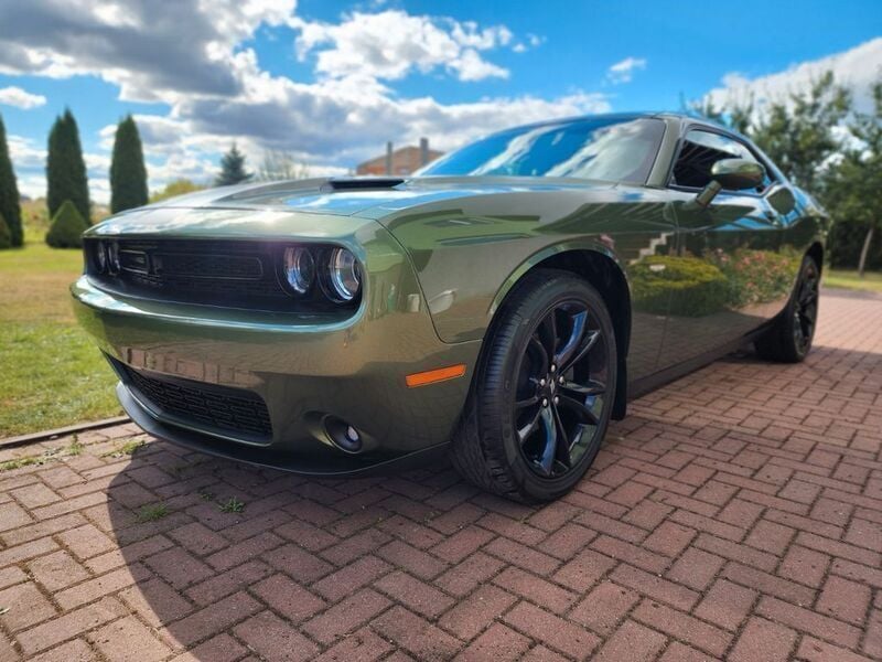 Grün Gebraucht 2018 Dodge Challenger Coupé | 18.990 € - Bild 1/4