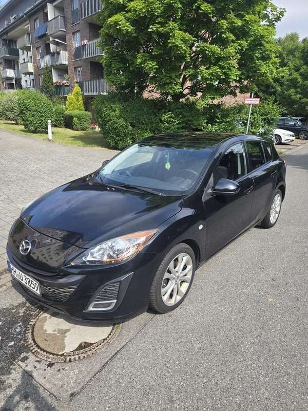 Schwarz Gebraucht 2011 Mazda 3 Limousine | 3.000 € (Guter Preis) - Bild 1/4