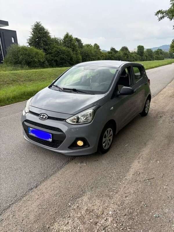 Grau Gebraucht 2015 Hyundai i10 Kleinwagen | 3.000 € (Guter Preis) - Bild 1/4