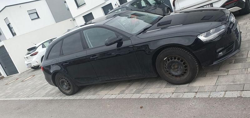 Gebraucht Audi A4 120 PS (88 kW) 2013 Schwarz Limousine