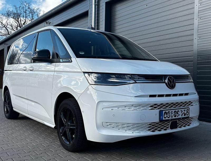 Gebraucht VW Multivan Life 150 PS (110 kW) 2024 Weiß Van