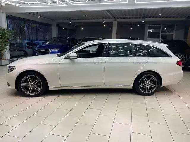 Second-hand Mercedes E220 Avantgarde 194 CP (142 kW) 2017 Alb Break