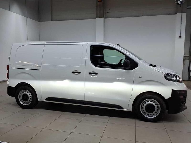 Gebraucht Opel Vivaro-e Combi Edition 100 kW (136 PS) 2021 Jade weiß Van