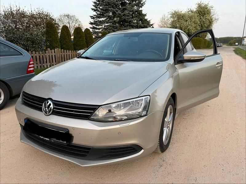 Gebraucht VW Jetta 105 PS (77 kW) 2012 Limousine