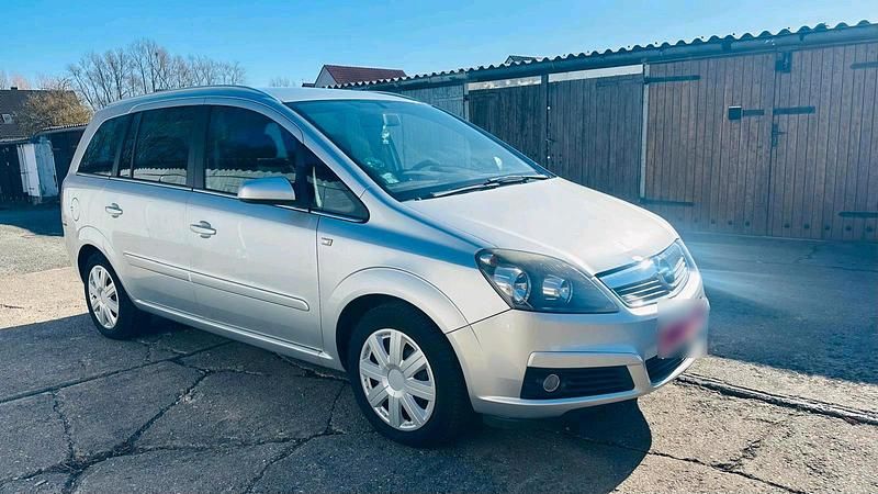 Gebraucht Opel Zafira 2007 Silber Van / Kleinbus