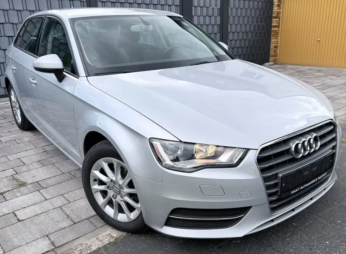 Gebraucht Audi A3 Attraction 150 PS (110 kW) 2013 Silber Limousine