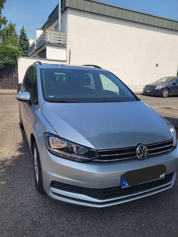 Grau Gebraucht 2018 VW Touran Comfortline Van / Kleinbus | 17.300 € (Fairer Preis) - Bild 1/4