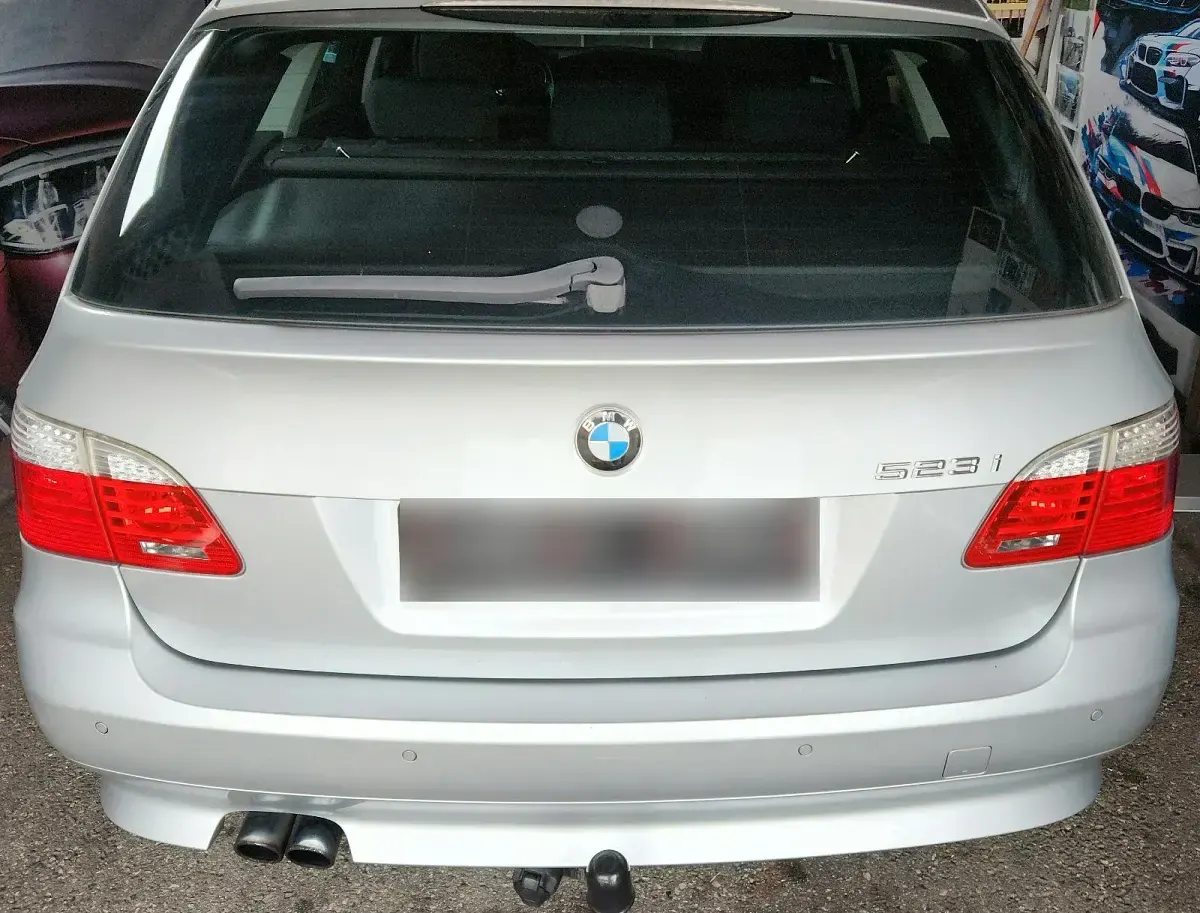 Gebraucht BMW 523 190 PS (139 kW) 2008 Silber Kombi