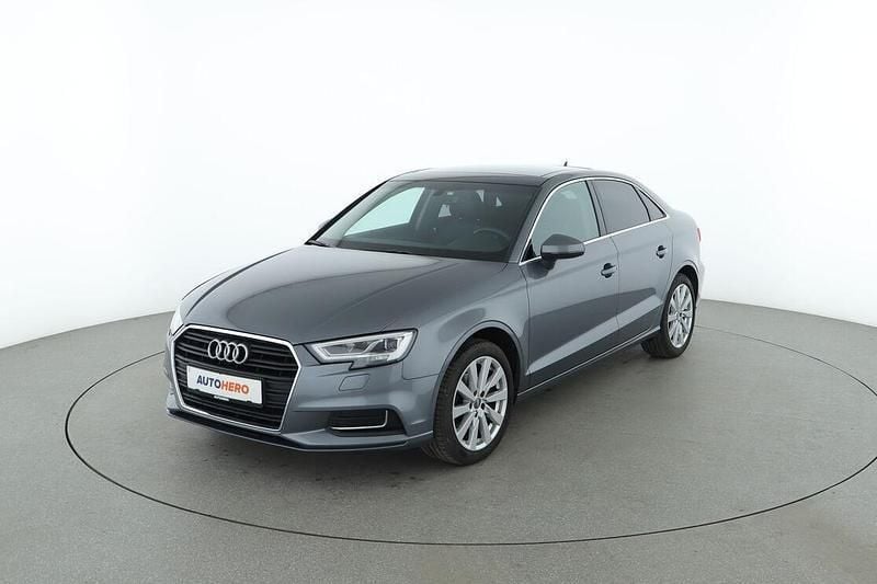 Grau Gebraucht 2019 Audi A3 Design Limousine | 18.990 € (Guter Preis) - Bild 1/4