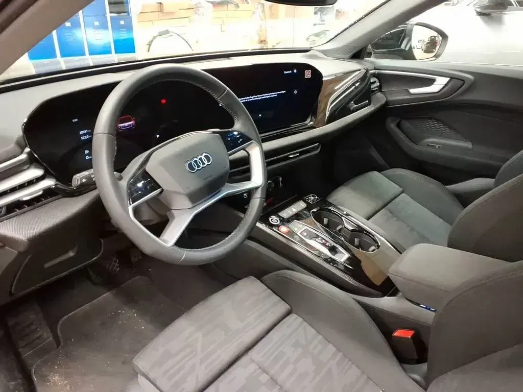 Gebraucht Audi A5 Sport 150 PS (110 kW) 2025 Schwarz Kombi