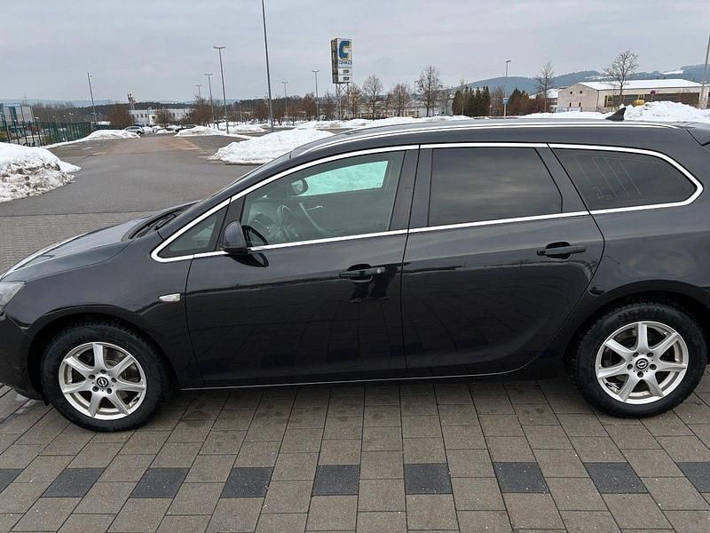 Gebraucht Opel Astra Edition 165 PS (121 kW) 2012 Schwarz Kombi