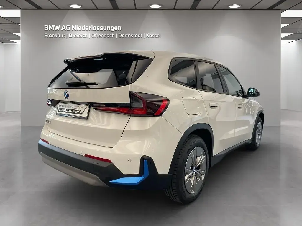 Gebraucht BMW iX1 Performance 200 kW (272 PS) 2023 Weiß SUV