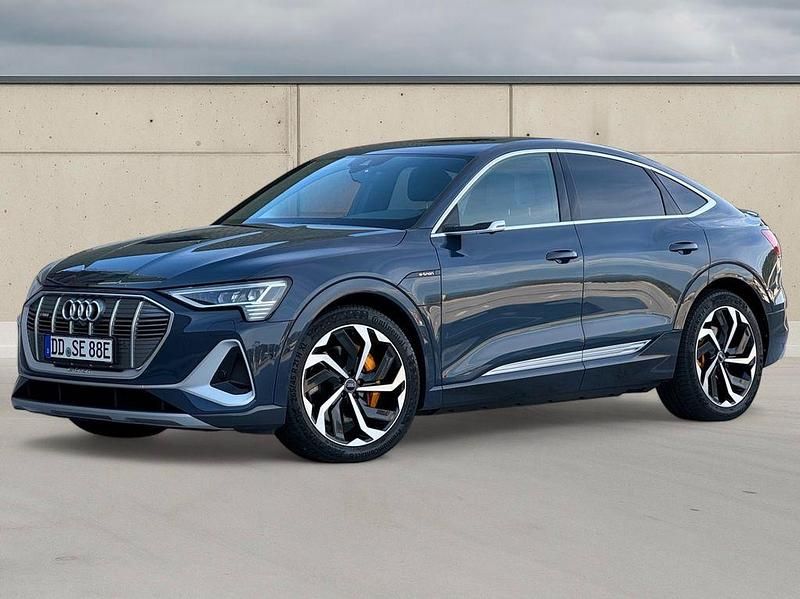 Blau Gebraucht 2020 Audi e-tron Sportback Edition .1 SUV | 39.700 € (Fairer Preis) - Bild 1/4