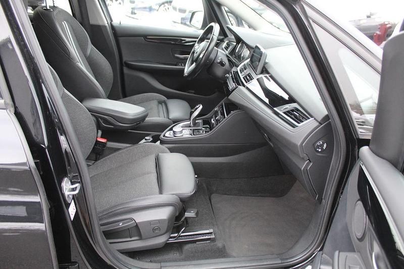 Gebraucht BMW 218 Gran Tourer Sport Line 150 PS (110 kW) 2021 Schwarz Van / Kleinbus