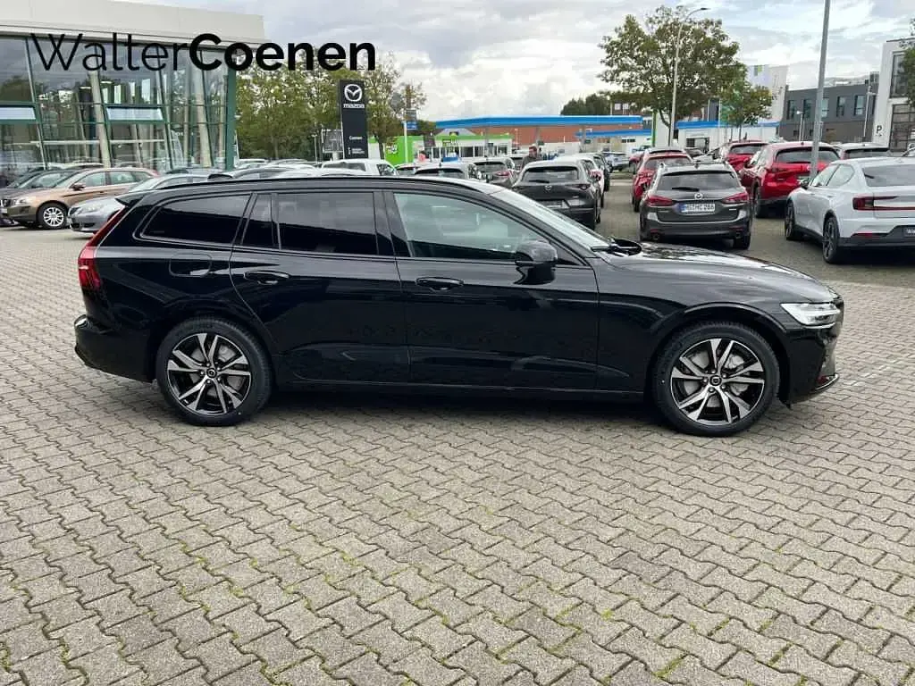 Gebraucht Volvo V60 145 PS (106 kW) 2025 Kombi