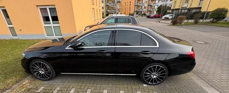 Second-hand Mercedes E200 197 CP (144 kW) 2019 Negru Berlinǎ