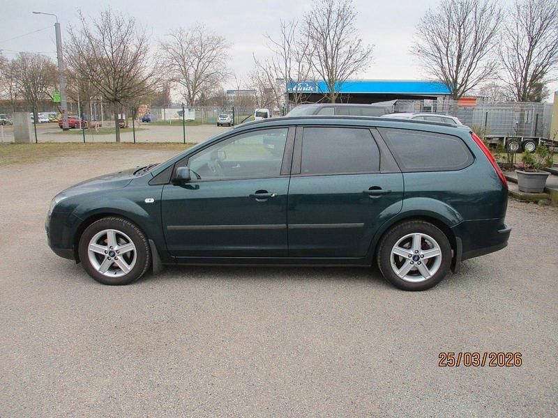 Second-hand Ford Focus Fun X 101 CP (74 kW) 2007 Verde Break