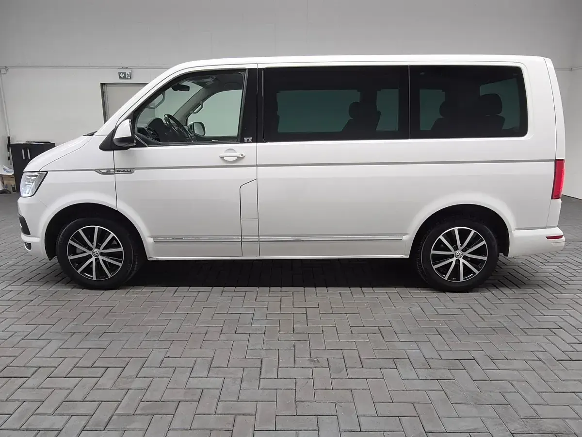 Käytetty VW Multivan 2017 Valkoinen Tila-auto