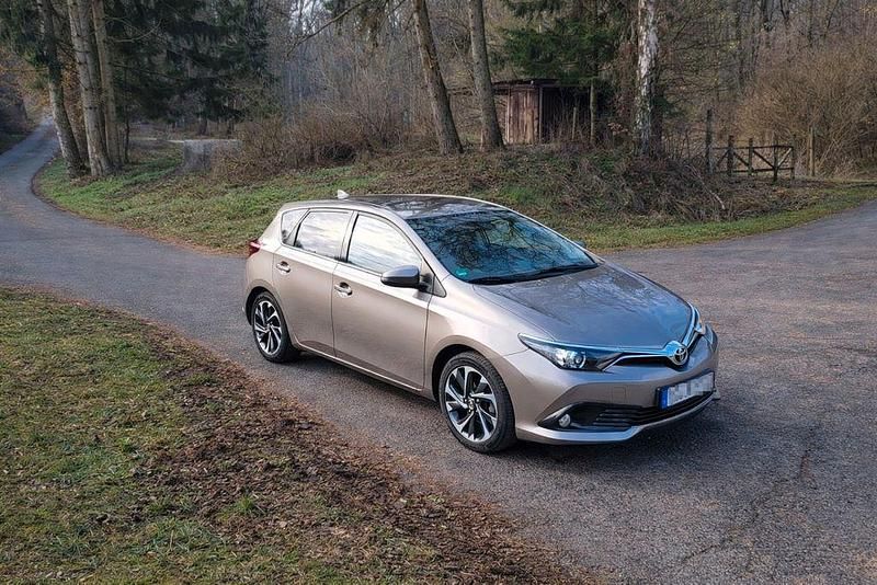 Gebraucht Toyota Auris Design 116 PS (85 kW) 2016 Beige Limousine