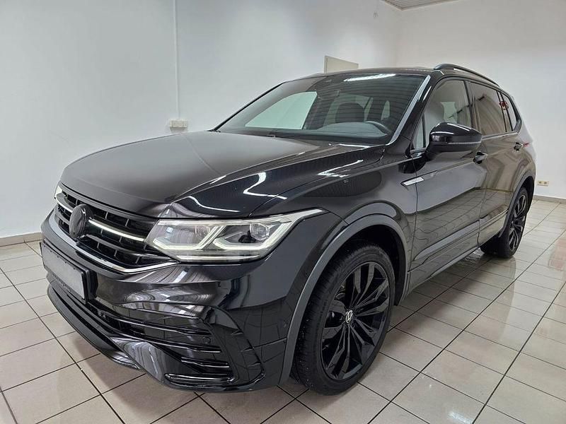 Schwarz Gebraucht 2024 VW Tiguan Allspace Design SUV | 42.990 € (Etwas zu teuer) - Bild 1/4