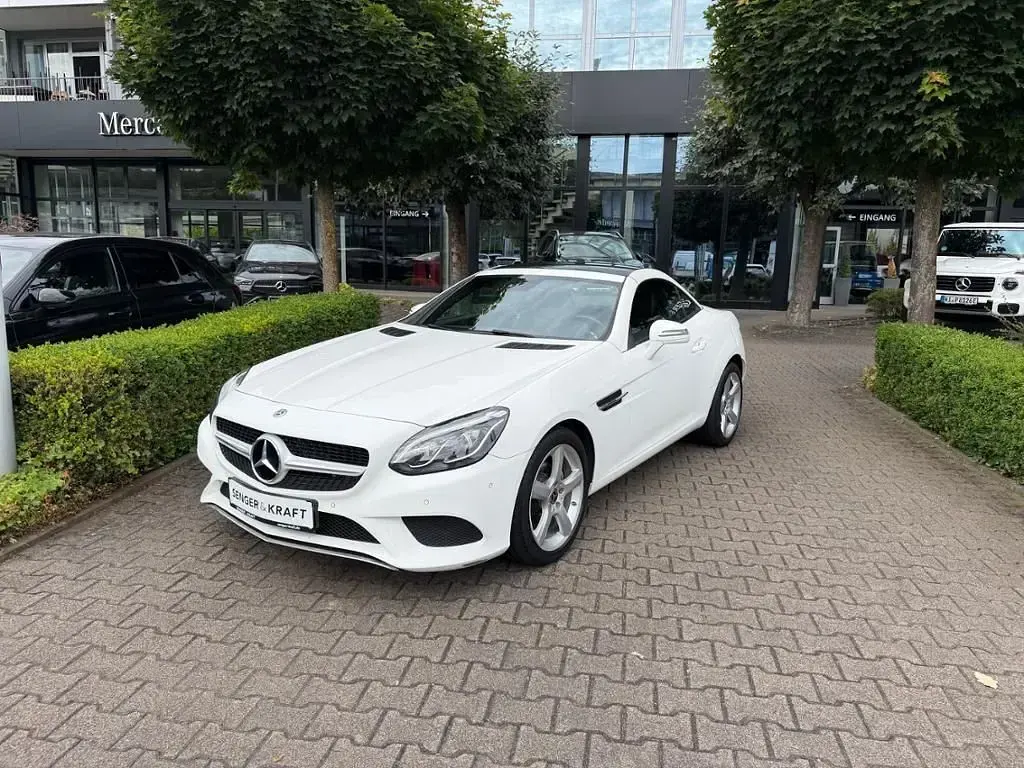 Gebraucht Mercedes SLC180 156 PS (114 kW) 2019 Weiß Cabrio