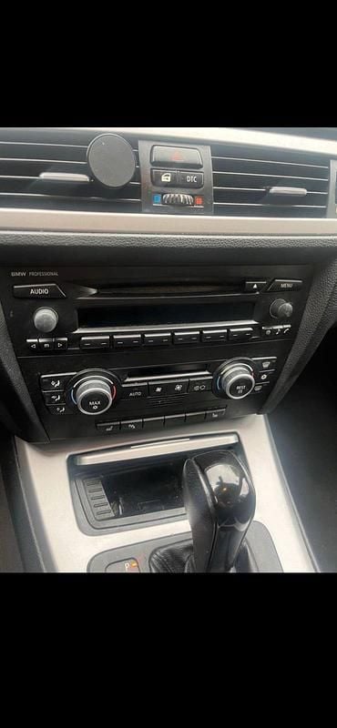 Second-hand BMW 320 150 CP (110 kW) 2007 Argintiu Berlinǎ